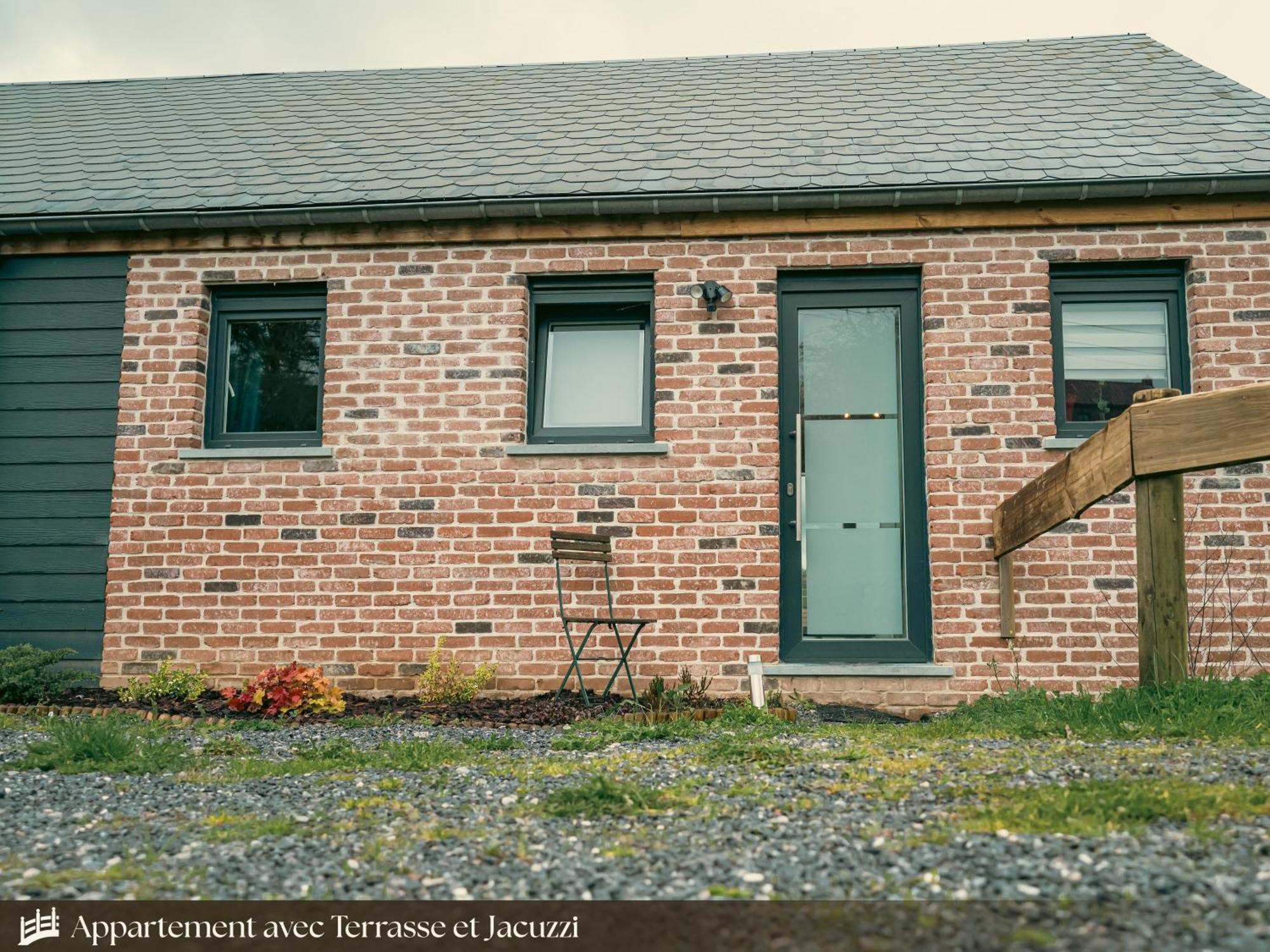 Les Appartements Du Pont Alsort Froid-Chapelle エクステリア 写真